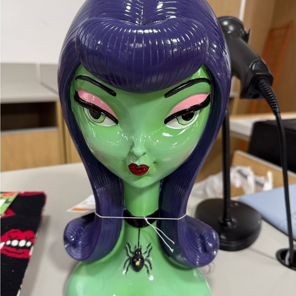 Bella Lux Halloween Bust Green Bride of Frankenstein Purple Hair LED Lighted NEW